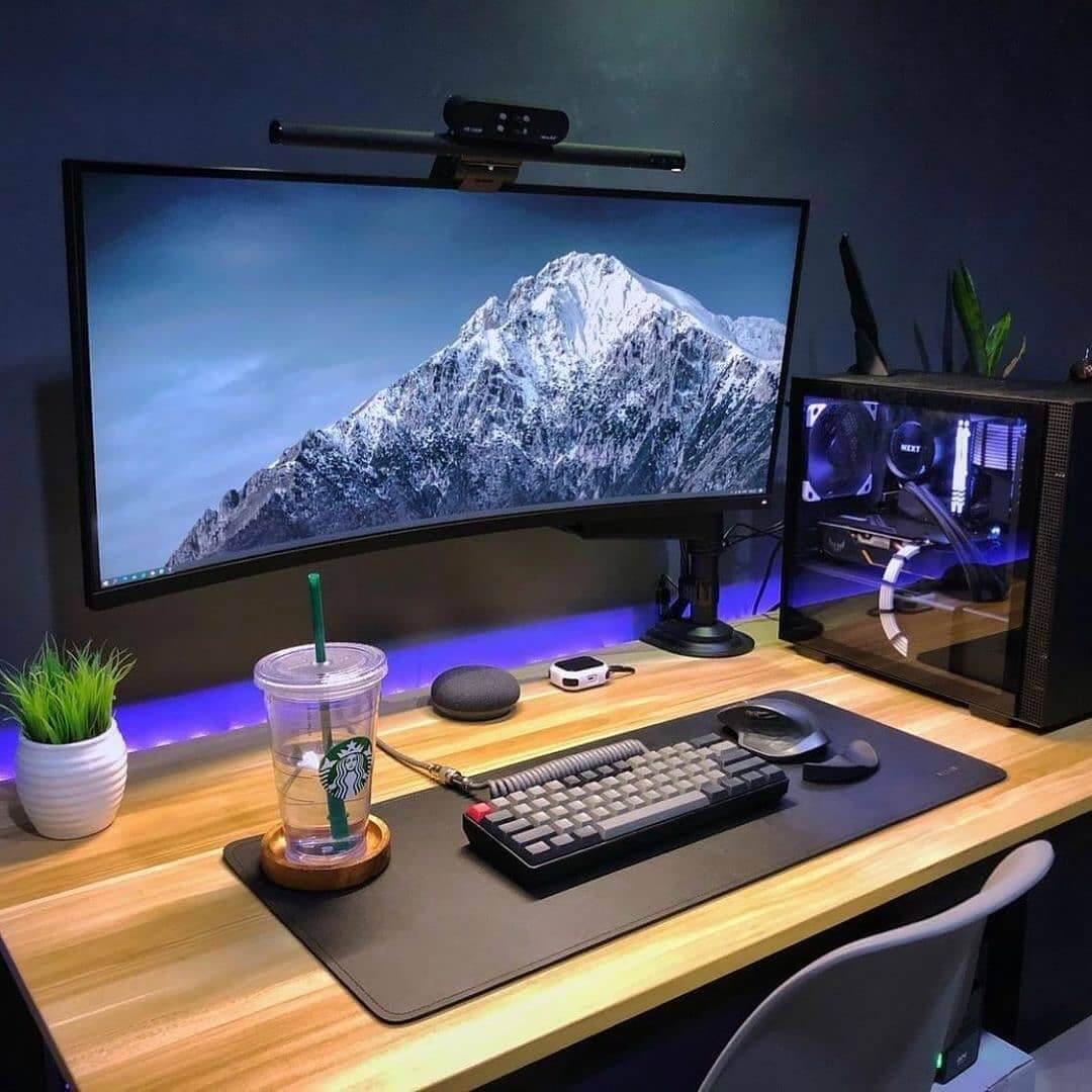 Chill & hustle minimalist setup