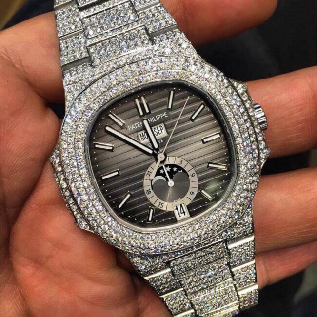 Iced Out Patek Philippe Nautilus with diamonds (Photo pristine_jewelers_ - Instagram)